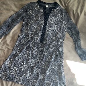 GAP Black and White Long Sleeve Dress